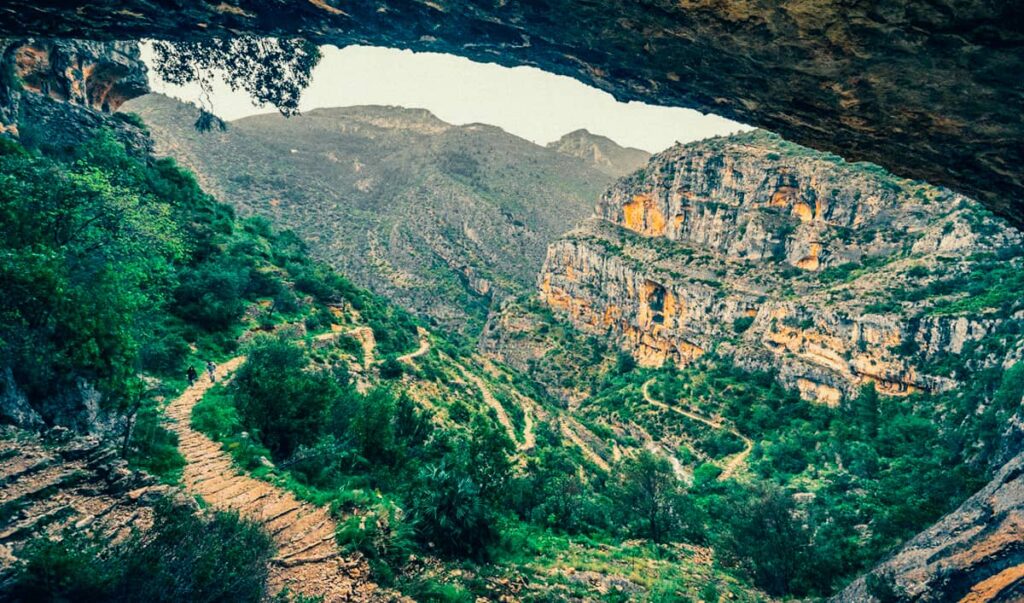 Vista Panorámica del barranco del infierno en vall de laguart Ruta perfecta para hacer senderismo por montaña en alicante