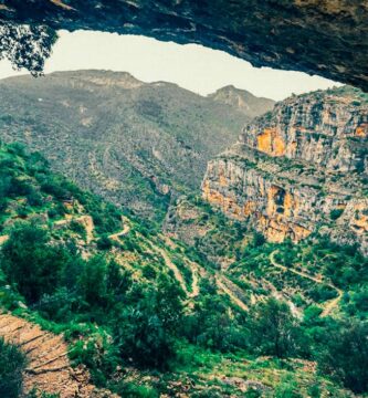 Vista Panorámica del barranco del infierno en vall de laguart Ruta perfecta para hacer senderismo por montaña en alicante